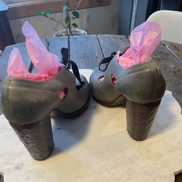 John Fluevog  -Hopscotch Mary Janes  Size 11 - Picture 3 of 6